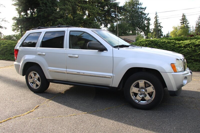 Used 2006 Jeep Grand Cherokee Limited AWD/4WD image 2