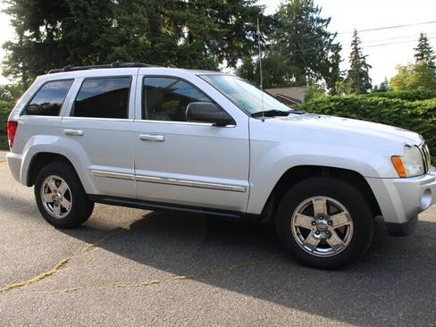 Used 2006 Jeep Grand Cherokee Limited AWD/4WD image 2