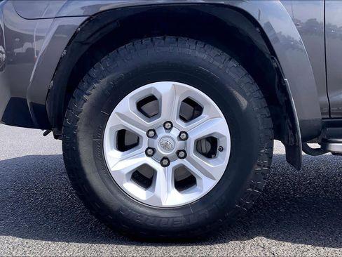 Used 2016 Toyota 4Runner SR5 Premium AWD/4WD image 11