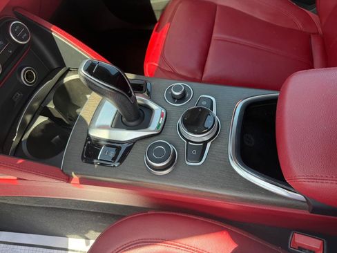 Used 2020 Alfa Romeo Stelvio Ti image 22