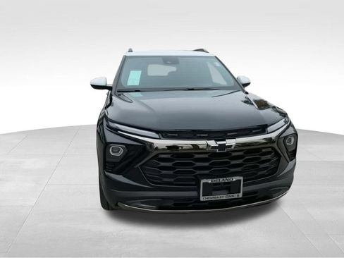 Used 2025 Chevrolet TrailBlazer ACTIV w/ Convenience Package FWD image 3