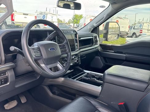 Used 2023 Ford F250 Lariat w/ Lariat Ultimate Package image 5