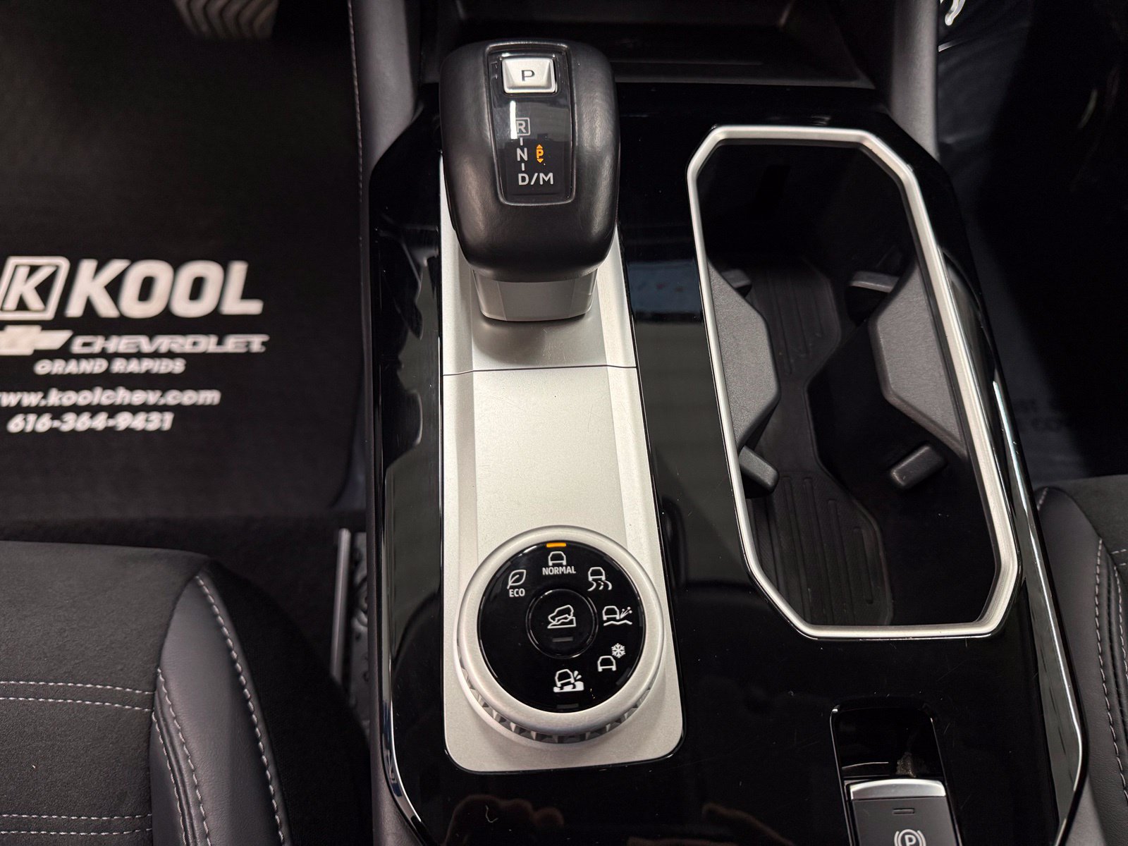 Used 2025 Mitsubishi Outlander SE AWD/4WD image 15