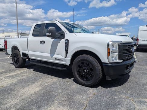 New 2026 Ford F250 XL RWD image 2