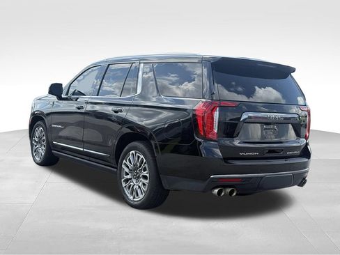 Used 2023 GMC Yukon Denali Ultimate AWD/4WD image 3