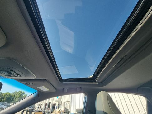 Used 2019 Toyota Avalon XLE w/ Moonroof Package FWD image 21