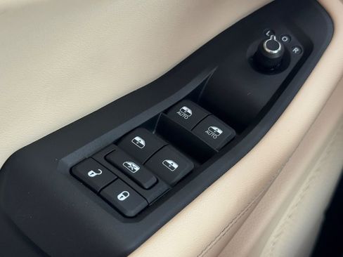 Used 2024 Jeep Grand Cherokee L Limited image 24