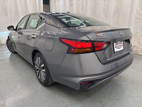 Used 2024 Nissan Altima 2.5 SV FWD image 6