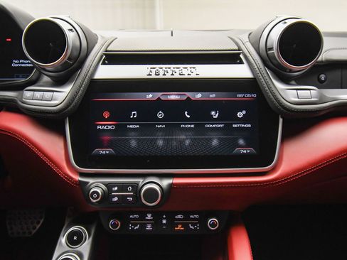 Used 2018 Ferrari GTC4Lusso V12 image 46