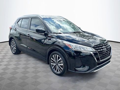Used 2022 Nissan Kicks SV FWD image 4