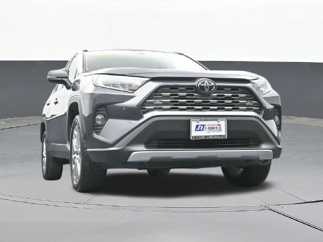 Used 2019 Toyota RAV4 Limited FWD image 52