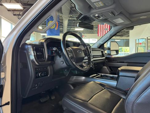 Used 2023 Ford F350 Lariat w/ Lariat Ultimate Package AWD/4WD image 13