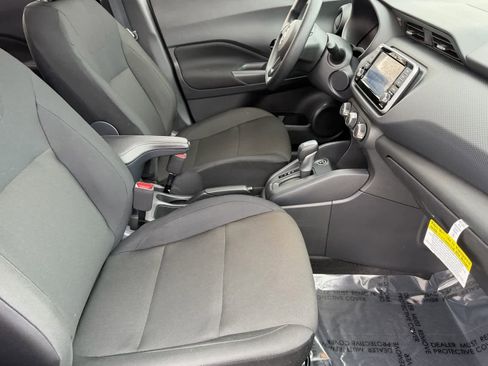 Certified 2025 Nissan Kicks Play S image 12