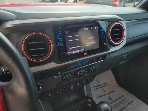Used 2019 Toyota Tacoma SR5 image 32