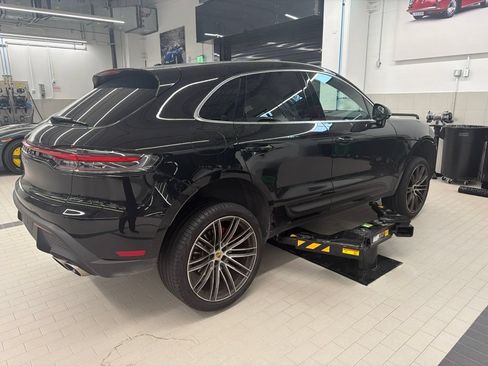 Certified 2023 Porsche Macan S AWD/4WD image 4