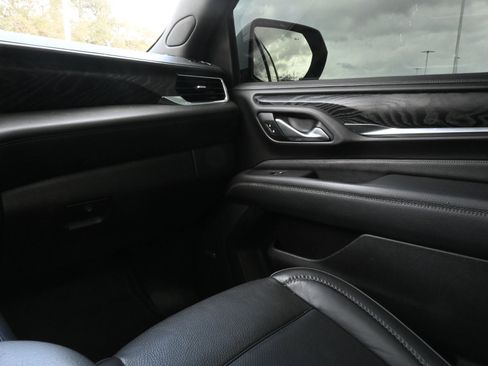 Used 2021 GMC Yukon Denali w/ LPO, Illumination Package image 8