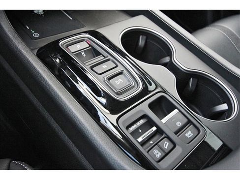 New 2025 Honda Pilot Touring image 25