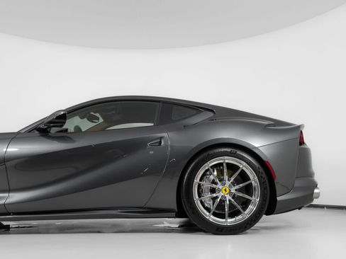 Used 2019 Ferrari 812 Superfast RWD image 16