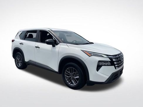 Used 2024 Nissan Rogue S AWD/4WD image 9