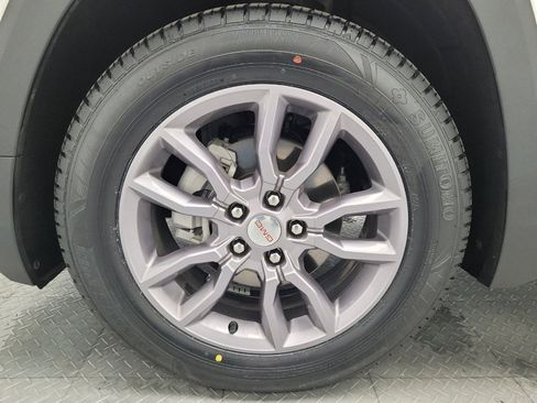 Used 2023 GMC Terrain SLT w/ Tech Package AWD/4WD image 31