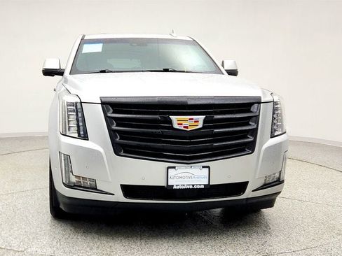 Used 2020 Cadillac Escalade Platinum image 2