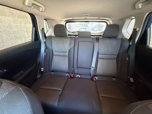 Used 2025 Nissan Rogue SV FWD image 40