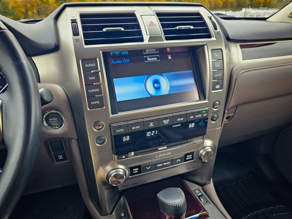 Used 2014 Lexus GX 460 w/ Premium Package AWD/4WD image 26