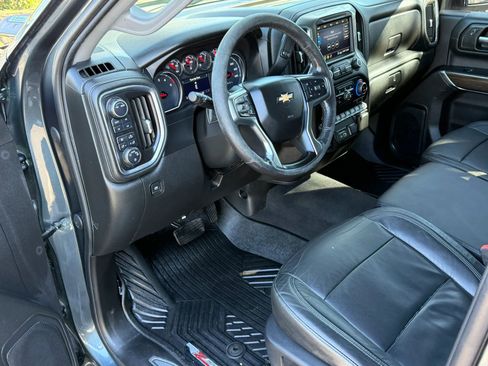 Used 2020 Chevrolet Silverado 2500 LT w/ Convenience Package image 11