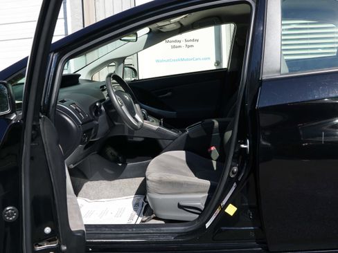 Used 2013 Toyota Prius Three image 37