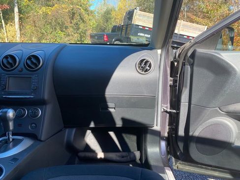 Used 2013 Nissan Rogue SV w/ Premium Pkg image 29