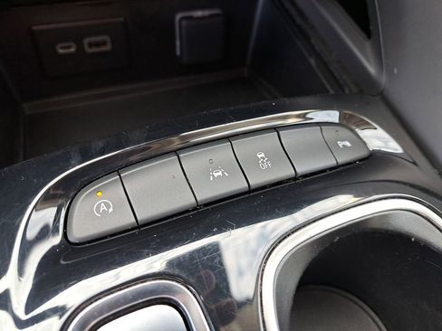 Used 2023 Buick Envision Essence image 26