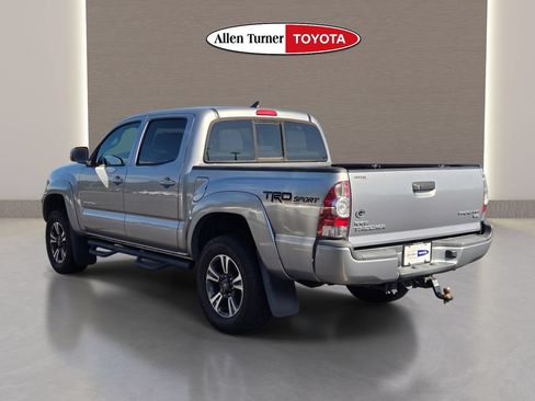 Used 2015 Toyota Tacoma PreRunner w/ TRD Sport Package RWD image 9