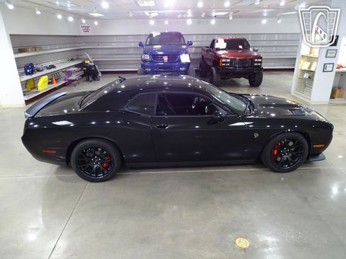 Used 2015 Dodge Challenger SRT Hellcat image 18