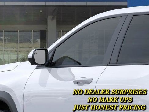 New 2026 Chevrolet Equinox LT w/ Safety and Technology Package FWD image 12