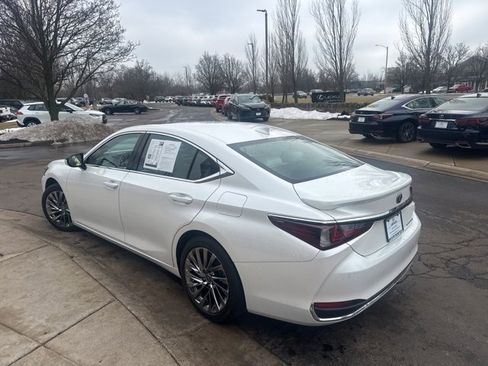 Certified 2025 Lexus ES 300h w/ Accessory Package (Z2) image 5