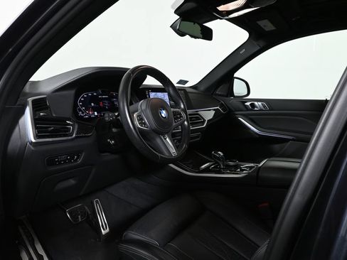 Used 2022 BMW X5 M50i AWD/4WD image 4