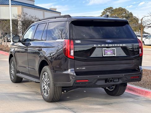 New 2026 Ford Expedition Active RWD image 5