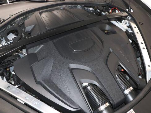 Used 2023 Porsche Panamera 4 Platinum Edition image 48