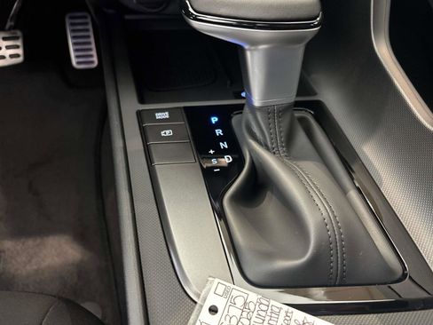 Used 2025 Hyundai Elantra Sport FWD image 12