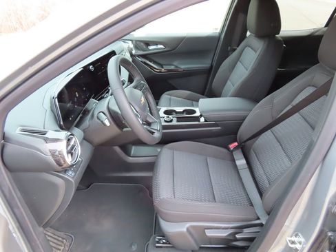 New 2026 Chevrolet Equinox LT FWD image 18