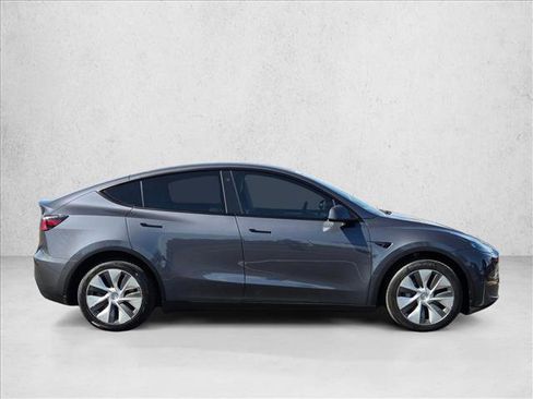 Used 2023 Tesla Model Y Long Range image 4