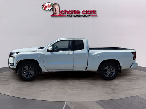 Certified 2025 Nissan Frontier SV w/ SV Convenience Package RWD image 2