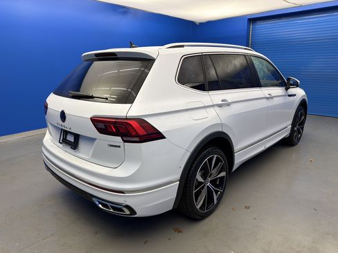 Used 2024 Volkswagen Tiguan SEL R-Line image 7