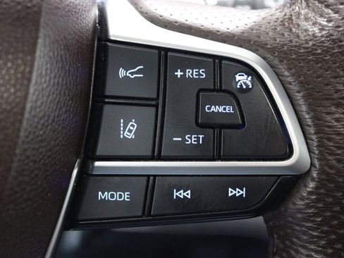 Used 2024 Toyota Sienna Platinum image 21