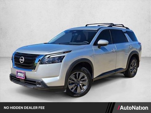 Used 2024 Nissan Pathfinder SV w/ SV Premium Package FWD image 1