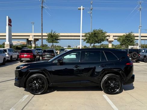 Used 2026 Toyota RAV4 XSE AWD/4WD image 8