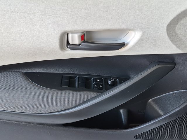 Used 2022 Toyota Corolla LE FWD image 18