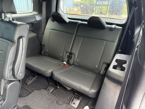 Used 2025 Hyundai Santa Fe Calligraphy AWD/4WD image 5