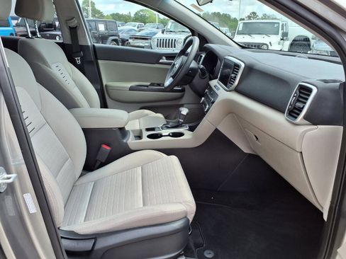 Used 2022 Kia Sportage LX w/ LX FWD Value Edition Package image 20