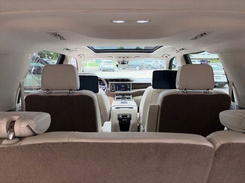 Used 2021 GMC Yukon XL Denali w/ Denali Ultimate Package AWD/4WD image 13
